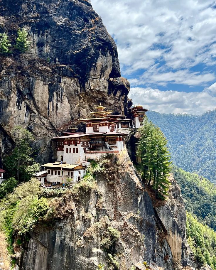 Tiger’s Nest  – Tu Viện Huyền Thoại Trên Vách Núi Bhutan