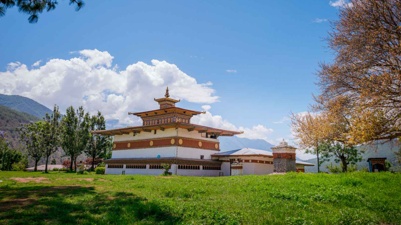 Chimi Lhakhang: Ngôi Đền Của “Thánh Điên” Và Huyền Thoại Cầu Tự Nổi Tiếng Nhất Bhutan